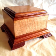 New listing
Medium Exotic Wood Pet Cremation Urn 60 Lb Quilted Anigre and Mahogany Small Top
