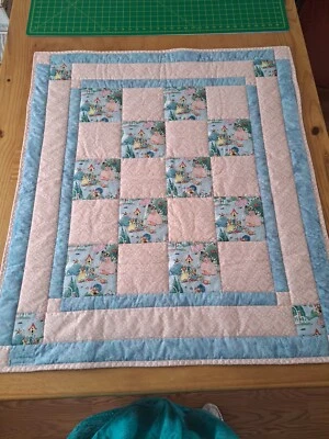 Baby Quilt "A Pink Story" 35"x 40" 100% Cotton  $64.95 Foto 1 de 4