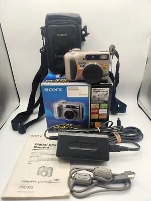 Câmera Digital Sony Cyber-shot DSC-S75 3.3 MP Zoom 6X Bolsa de Lente Zeiss Pacote Caixa - Imagem 1 de 4