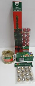 Mini Weihnachtsbaum grün 18" mit Ornamenten & Lichtern - Bild 1 von 3