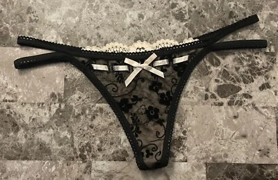 RAMPAGE M BRAGAS NEGRAS DE MALLA FLORAL MARFIL ENCAJE TIRAS VINTAGE RARAS V STRING Foto 1 de 4