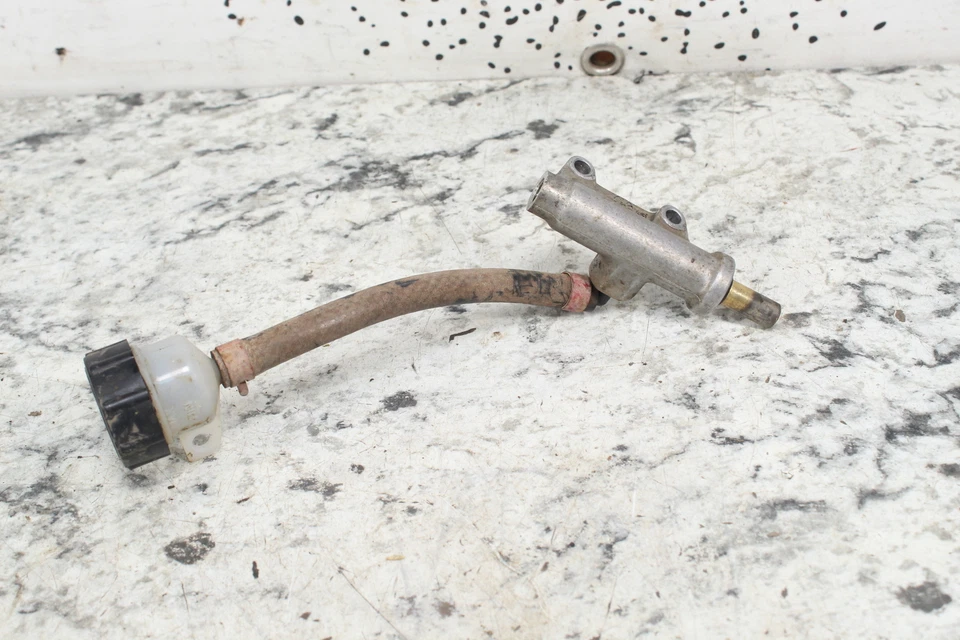 Polaris Sportsman 600 2005 cilindro maestro de freno trasero 1910790 Foto 1 de 4