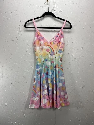 Vestido feminino BlackMilk x Care Bear com tiras pequeno mini skatista coração ombre - Imagem 1 de 4