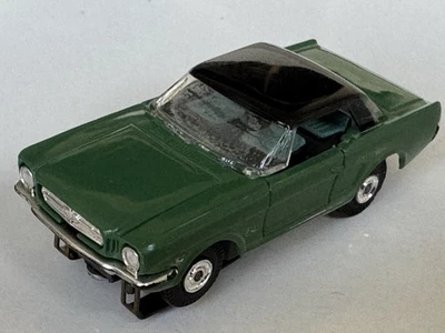 Coche Ranura Aurora Thunderjet 500 1964 1/2 Ford Mustang HO OLIVA/NEGRO/NEGRO/VERDE Foto 1 de 4