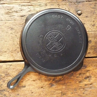 Antique GRISWOLD Cast Iron SKILLET Frying Pan # 9 LARGE SLANT LOGO - Ironspoon - Image 1 of 4