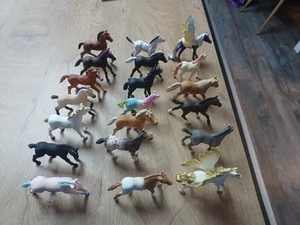 20 Kleine Schleich Pferde Set 7 - Bild 1 von 5