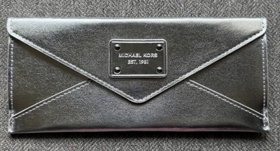 Michael Kors Metálico Plateado Peltre Sobre Cartera Un Bolsillo Bolso sin asas Cartera Foto 1 de 4
