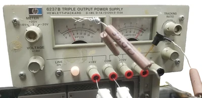 HP 6237B Adjustable Lab Power Supply with 3 outputs 0-18V@1A +/-20V @ 0.5A each - Image 1 of 4