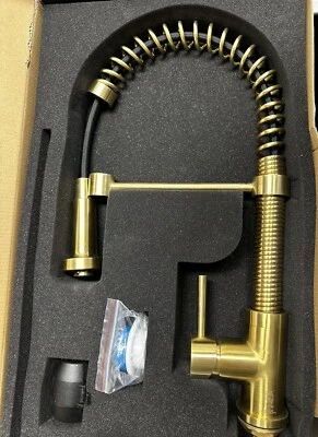 Grifo de cocina Vigo espiral extraíble en spray VG02001MG dorado cepillado mate Foto 1 de 4