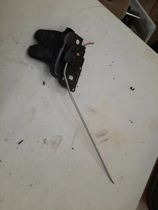 2000,2001 Lexus Es300 SHIROKI TURN LATCH ASSEMBLY - Picture 1 of 2