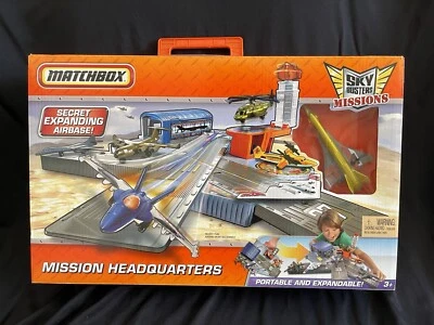 NUEVO Sellado Matchbox Sky Busters Missions Headquarters Base Aérea Mattel 2010 Foto 1 de 4