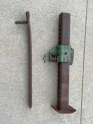 Empacadora de heno John Deere 24T - Conjunto JACK & HANDLE - USADA Foto 1 de 4