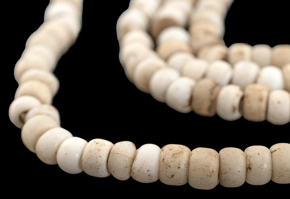 Cuentas Padre Blanco Antiguo 7mm Etiopía Africano Vidrio Redondo Agujero Grande 26 Pulgadas Hilo Foto 1 de 4