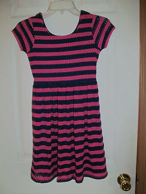 Nuevo con etiquetas Vestido de verano a rayas manga corta azul marino sin palabras para bebés niñas talla Med 8 Foto 1 de 4