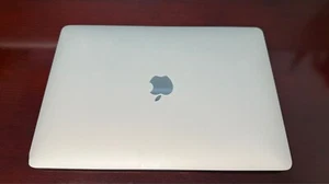 Apple MacBook Pro 2018 13" (1TB SSD, Intel i5, 16GB) - Silver - Cosmetic Issues - Picture 1 of 7
