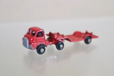 BENBROS MIGHTY MIDGET BEDFORD LOW LOADER LORRY RED with red TRAILER 3og - Image 1 of 4