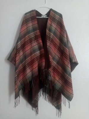 Poncho Academy tejido con capa de corazón para mujer S/M a cuadros multicolor flecos frente abierto  Foto 1 de 4