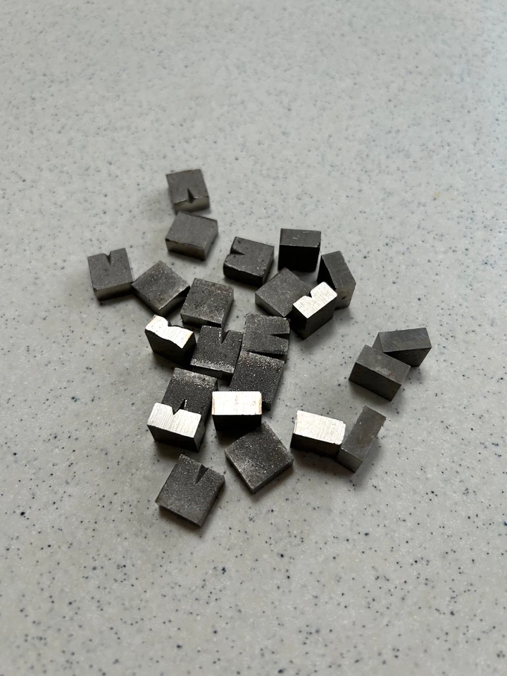 23 IMANES DE MOTOR ORIGINALES K&B AURORA CHALLENGE nunca cargados de fábrica nuevos en stock Foto 1 de 1