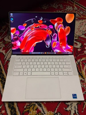 Dell XPS 15 9510 15" OLED TOUCH i7-11800H 2.30GHz 32GB 1TB SSD RTX 3050 Ti Foto 1 de 4