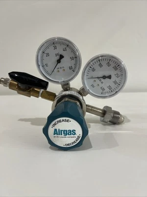 Regulador de presión de alta pureza Airgas Y11LC251B580-AG, latón, CGA-580 Foto 1 de 4