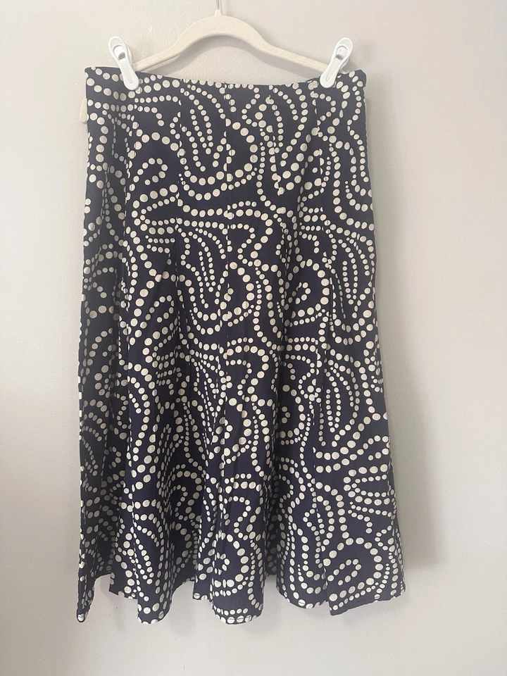 Saia Midi Anthropologie Estampada Algodão Azul Marinho Bolinhas Redemoinho Tamanho M - Imagem 1 de 4