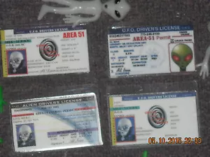 lot of 300 ,Alien, I.D., card, toy, Little Green Men from Mars, LAMINATOR - Picture 1 of 1