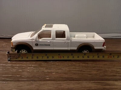 Camioneta fundida a presión Ertl John Deere. 7,5" Foto 1 de 4