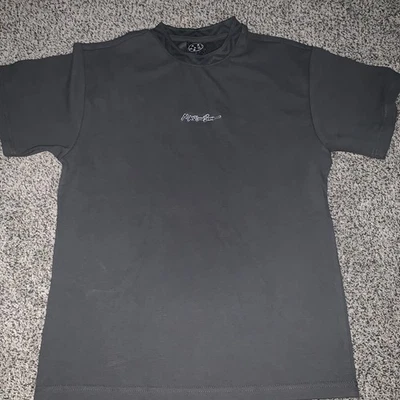 Maui and Sons T Shirt Mens Size M Grey Tribal Collar Surf Beach Vacation - Image 1 of 4