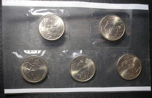 2004-P Washington quarters Mint set in original mint plastic + Free Shipping - Picture 1 of 3