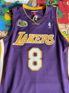 Los Angeles Lakers Kobe Bryant #8 Mitchell Ness Purple 2000/01 Jersey SIZE LARGE - Picture 1 of 9