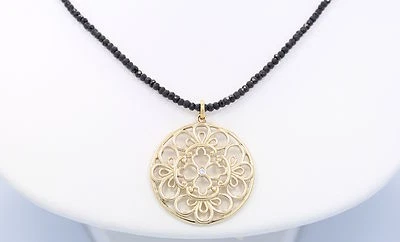 Nuevo collar colgante personalizado con cadena de oro amarillo de 14k, diamantes y espinela negra Foto 1 de 3