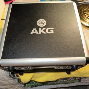 Nuovo AKG Microfono a Condensatore Registrazione P220 - Foto 1 di 5