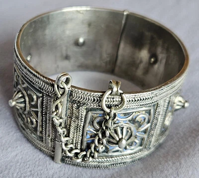 Bracelet manchette ethnique kabyle berbère argent massif et restes émail - MAROC - Photo 1/4