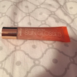 NEW VICTORIA'S SECRET LIP SHINE GLOSS SUN GLOSSED - Picture 1 of 2