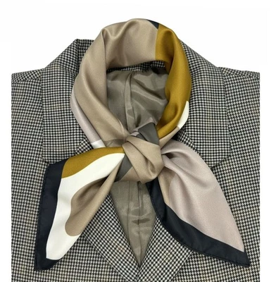 ✨Elegante Pañuelo Cuadrado Sedoso Satén Abstracto Geométrico Neutro Verde Gris✨ Foto 1 de 4