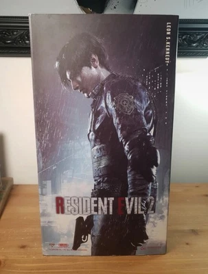 DAMTOYS Resident Evil 2 Leon S.Kennedy 12 inch Action Figure - DMS030 - Photo 1/4