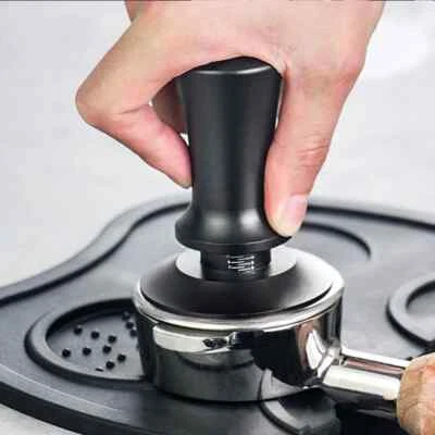 Cafeteira tamper base ondulada 15 lb com mola 51 mm 53 mm 58 mm - Imagem 1 de 4