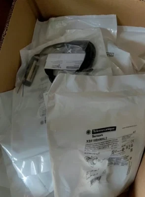 1PCS Telemecanique XS618B1NAM12 Proximity Switch - Image 1 of 2
