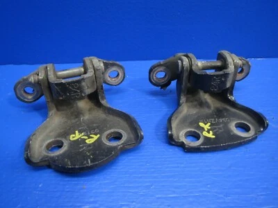 1999 - 2003 ACURA TL ПРАВАЯ ЗАДНЯЯ (СО СТОРОНЫ ПАССАЖИРА) ДВЕРНАЯ ПЕТЛЯ ЧЕРНАЯ ОТ ОРИГИНАЛЬНОГО ПРОИЗВОДИТЕЛЯ. B1 - Изображение 1 из 4