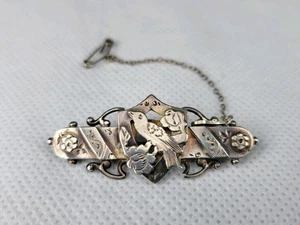 Broche de novia plateado antiguo con sello floral diseño de pájaro y cadena raro   - Imagen 1 de 17
