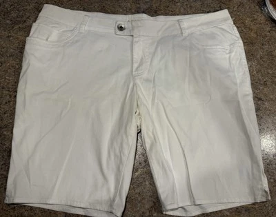 Women’s/Juniors White Arizona Jean Shorts Size 17 - Image 1 of 3
