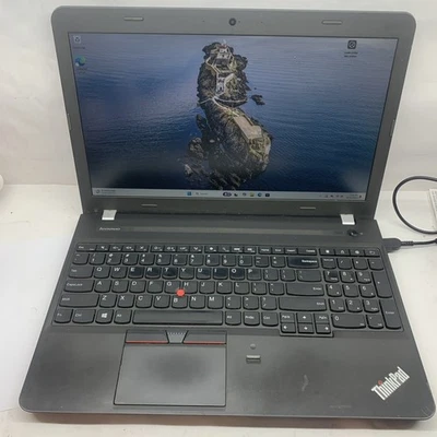 Lenovo ThinkPad E560 computer portatile i7 6500U 15,6" FHD Radeon 16 GB 256 GB SSD Win11 senza ba - Immagine 1 di 4