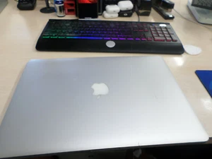 Apple MacBook Pro Retina 15" 2.3GHz i7 16GB / 128GB MC975LL/A A1398 11.6.3 - Picture 1 of 12