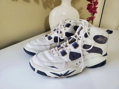 Zapatillas altas de cuero blanco/azul marino AVIA 697 para mujer talla 7 (38 EUR) Foto 1 de 4