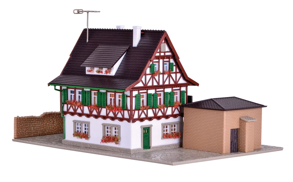 Vollmer 47696 - N Village Blacksmith with Accessories - New - Image 1 of 1