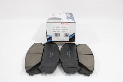 Pastillas de freno delanteras de cerámica completa Asianautos para Lexus RX350L 2018-2020 Foto 1 de 3