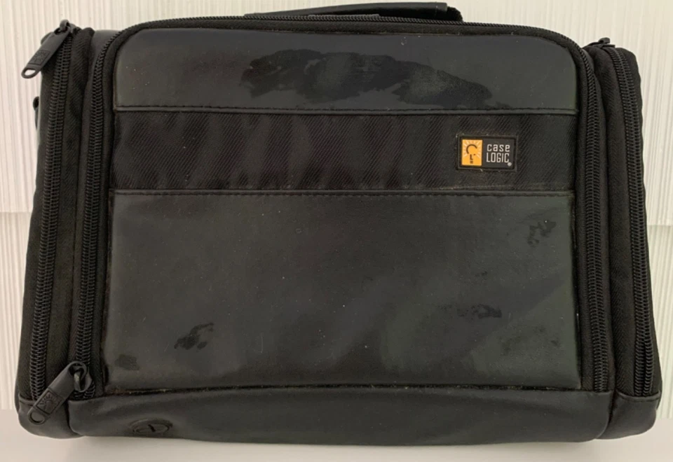 Bolsa de Viaje de Vinilo CASE LOGIC con Cartera Sección 7.5" x 10.5" Foto 1 de 4
