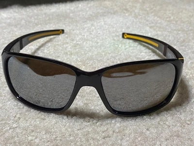 Gafas de sol Julbo MonteRosa: monturas borgoña con lentes espejadas; hechas en Francia Foto 1 de 4