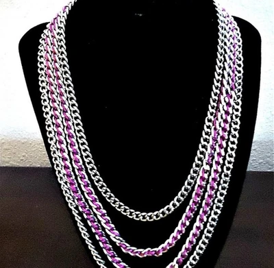 Collar Ann Taylor 4 hebras tono plata pesado con cinta fucsia en capas Foto 1 de 4