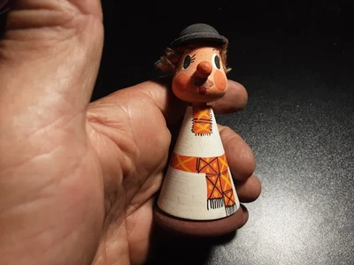 SIMPATICA BAMBOLINA IN LEGNO DIPINTA A MANO ALTEZZA 9,5 CM - Immagine 1 di 4